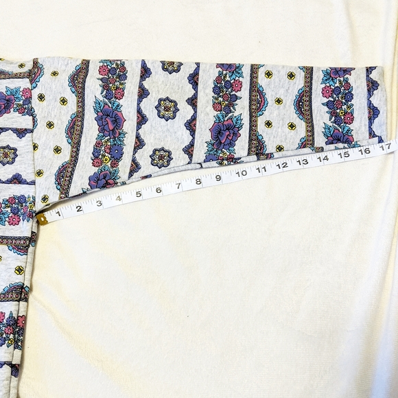 Vintage EATON 80s Sweatshirt - Picture 8 of 9